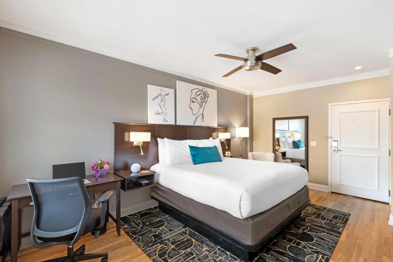 King Room at Best Western Plus Hawthorne Terrace Hotel