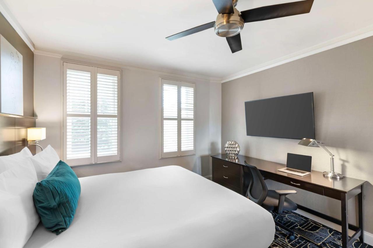 | Best Western Plus Hawthorne Terrace Hotel