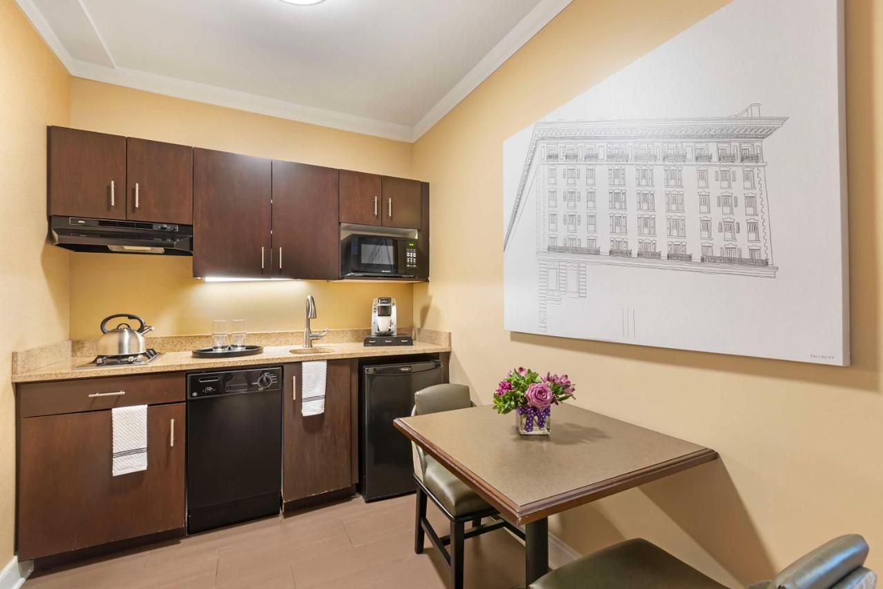 King Suite with Kitchenette and View at Best Western Plus Hawthorne Terrace Hotel