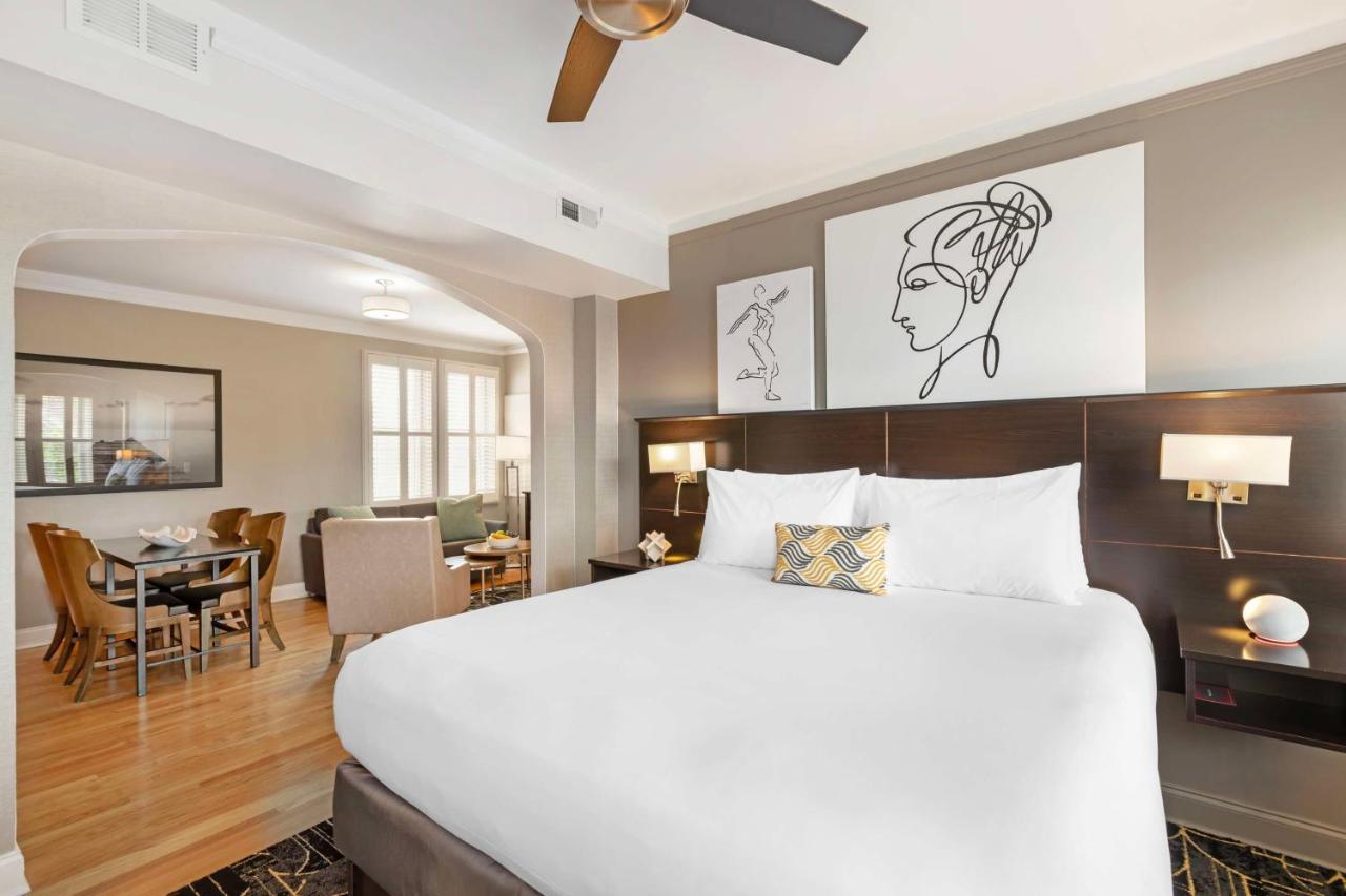 King Suite at Best Western Plus Hawthorne Terrace Hotel
