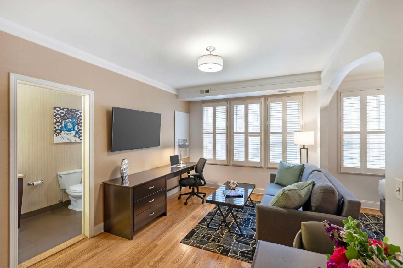 | Best Western Plus Hawthorne Terrace Hotel