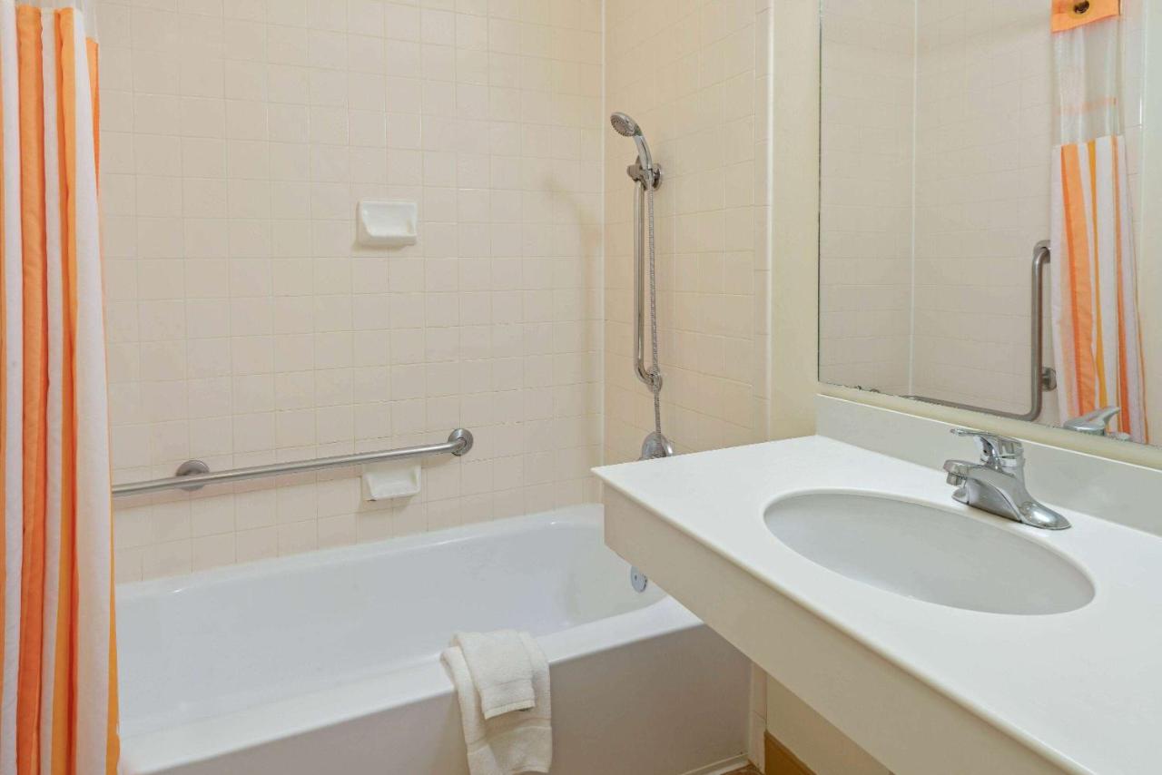 | La Quinta Inn & Suites by Wyndham Salt Lake City - Layton
