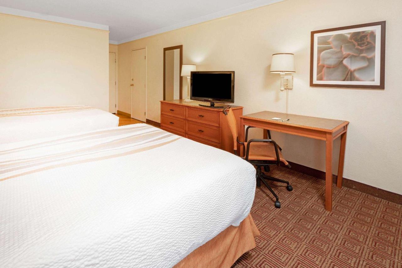 | La Quinta Inn & Suites by Wyndham Salt Lake City - Layton
