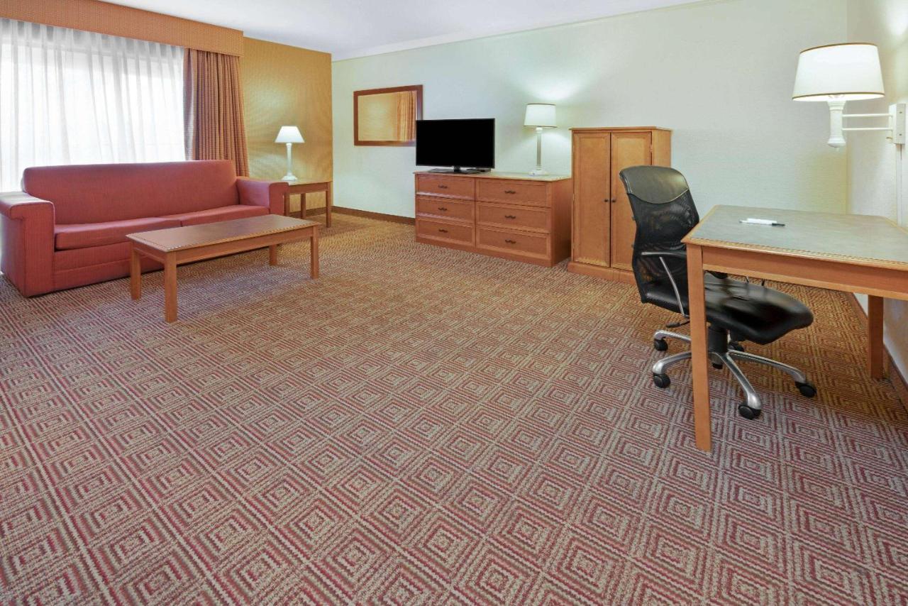 | La Quinta Inn & Suites by Wyndham Salt Lake City - Layton
