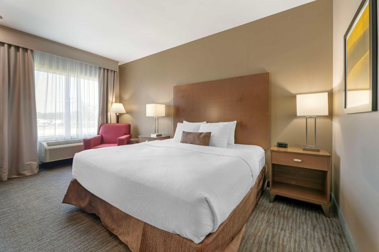 King Room with Mobility Accessible Roll-In Shower at Best Western Plus Jefferson
