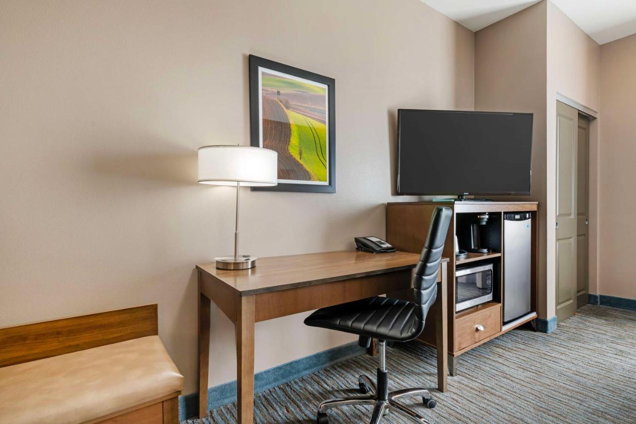 King Suite - Disability Access at Best Western Plus Jefferson