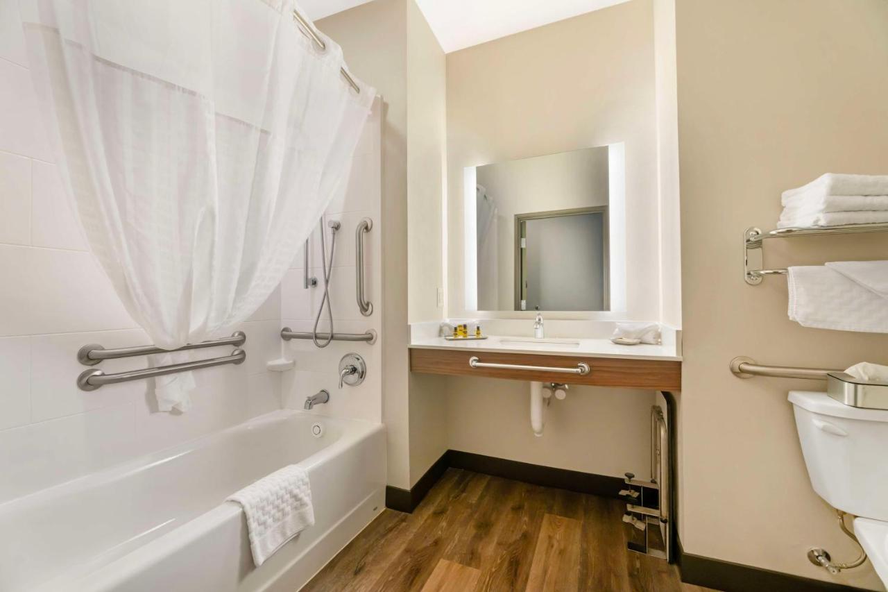 Queen Suite with Two Queen Beds - Disability Access at Best Western Plus Jefferson