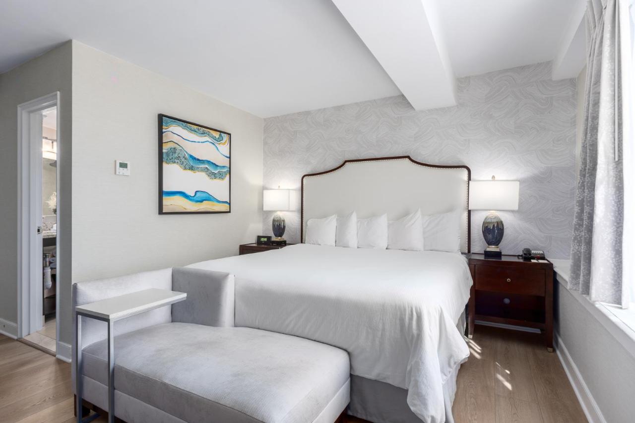 Senate Room with King Bed at The Georgetown Inn