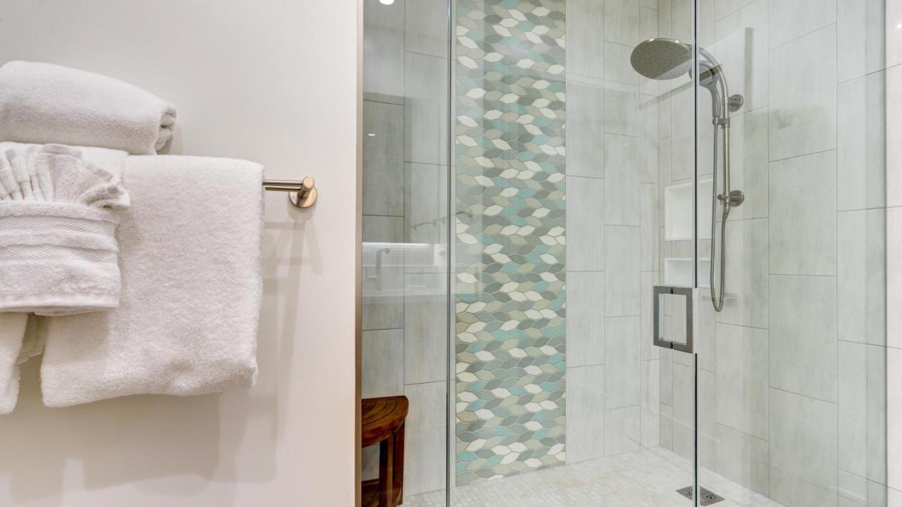 | Maui Westside Presents: Honua Kai - Luana Garden Villas 7B