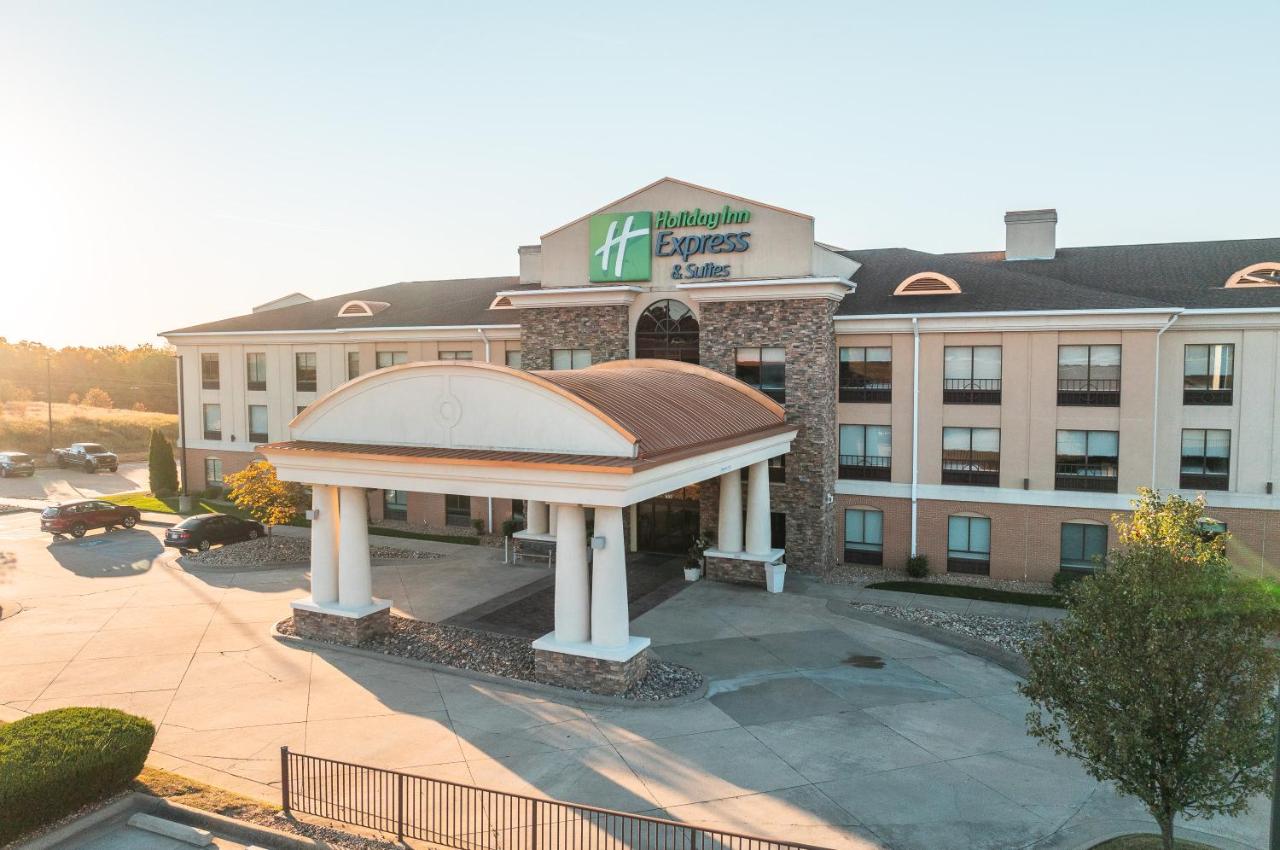 | Holiday Inn Express Hotel & Suites St. Robert, an IHG Hotel