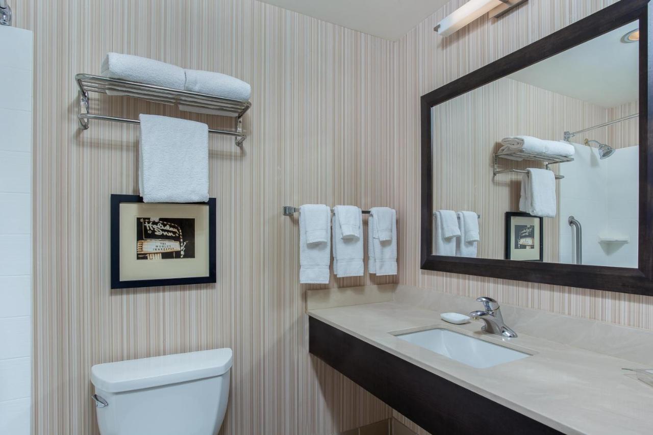 King Room at Holiday Inn Louisville Airport - Fair/Expo by IHG