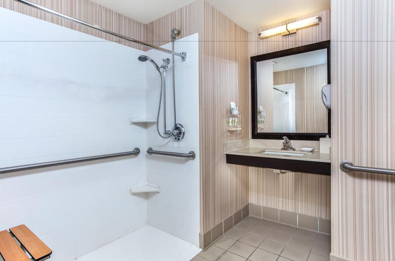 King Room with Roll In Shower - Non-Smoking at Holiday Inn Louisville Airport - Fair/Expo by IHG