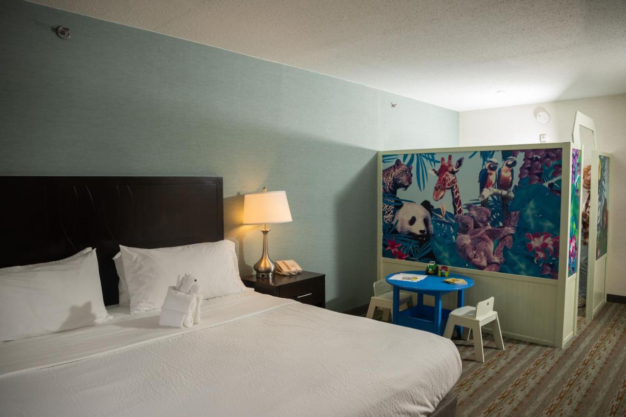 | Holiday Inn Express Hotel & Suites Erie (Summit Township), an IHG Hotel