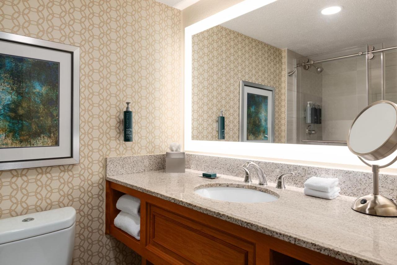  | Crowne Plaza Hotel Fort Myers at Bell Tower Shops, an IHG Hotel