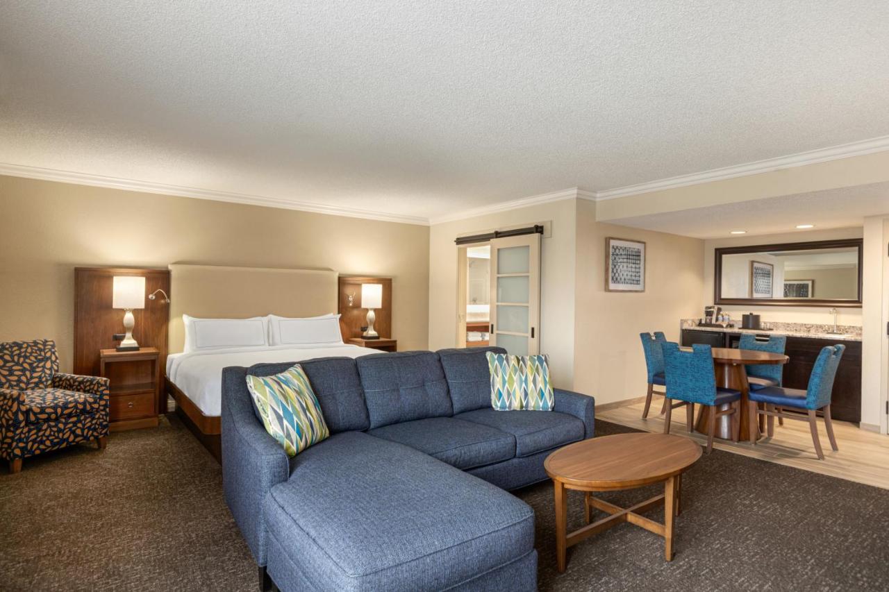  | Crowne Plaza Hotel Fort Myers at Bell Tower Shops, an IHG Hotel