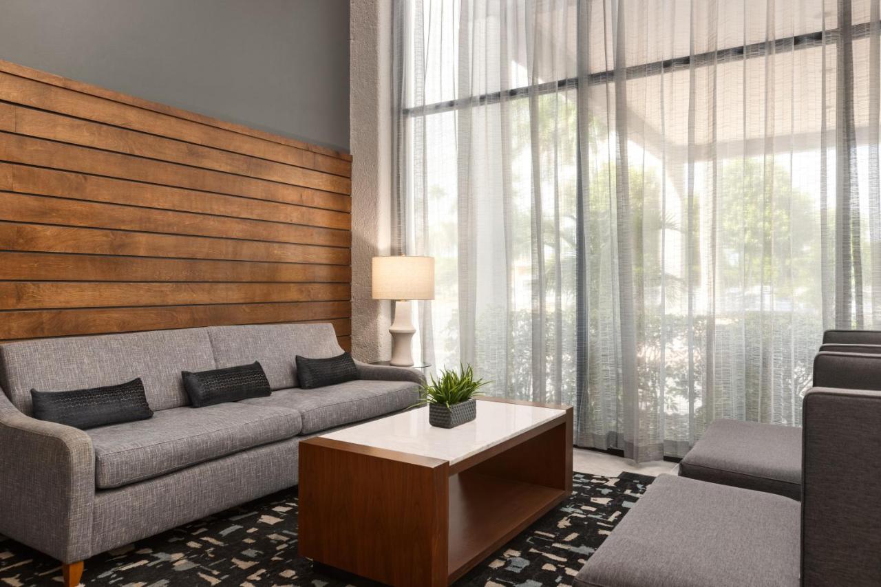  | Crowne Plaza Hotel Fort Myers at Bell Tower Shops, an IHG Hotel