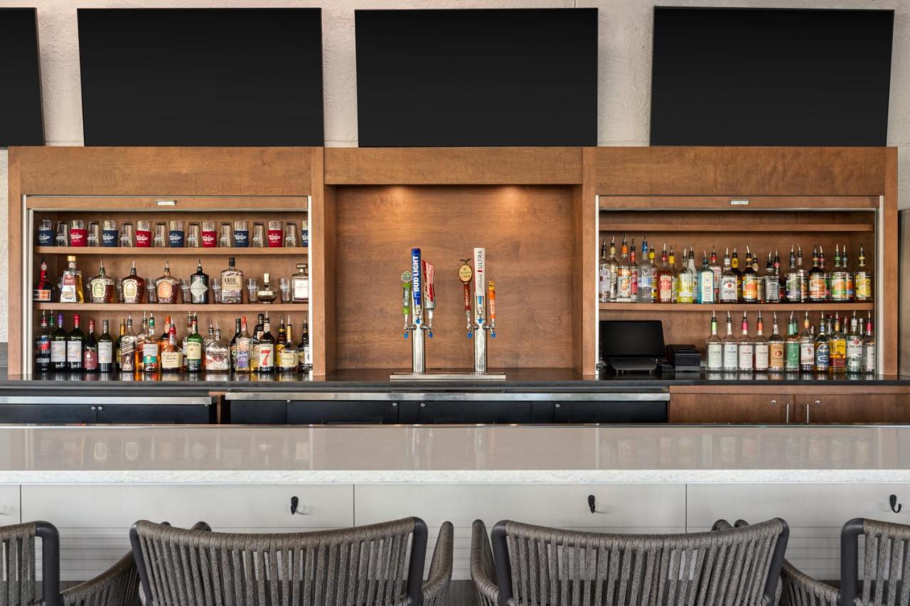  | Crowne Plaza Hotel Fort Myers at Bell Tower Shops, an IHG Hotel