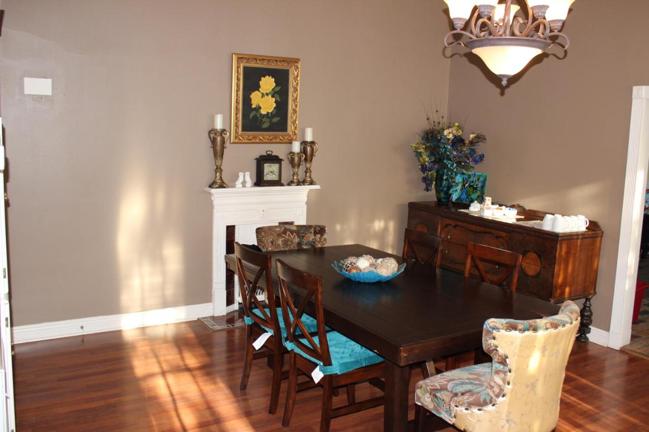 | Huffman House Bed & Breakfast