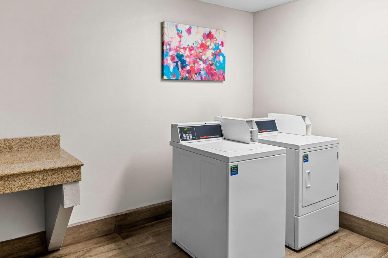  | Best Western Presidential Hotel & Suites