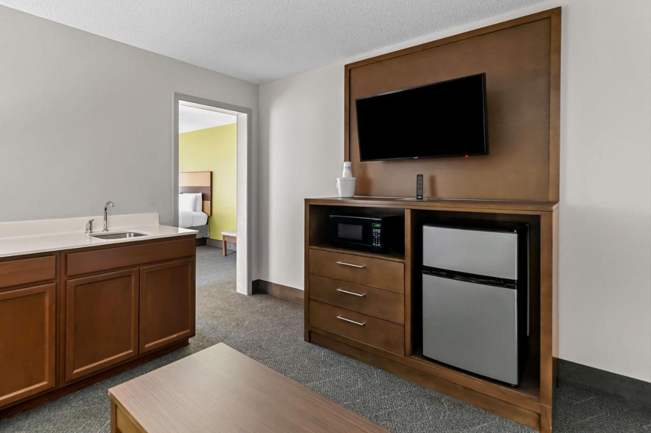 Queen Suite with Two Queen Beds - Non-Smoking at Best Western Niceville - Eglin AFB Hotel