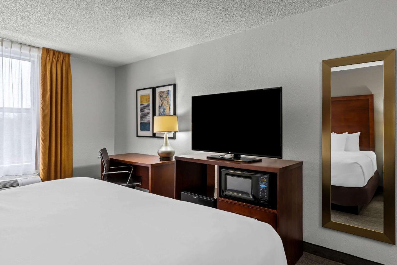 King Room with Sofa Bed - Non-Smoking at Comfort Inn & Suites Staunton
