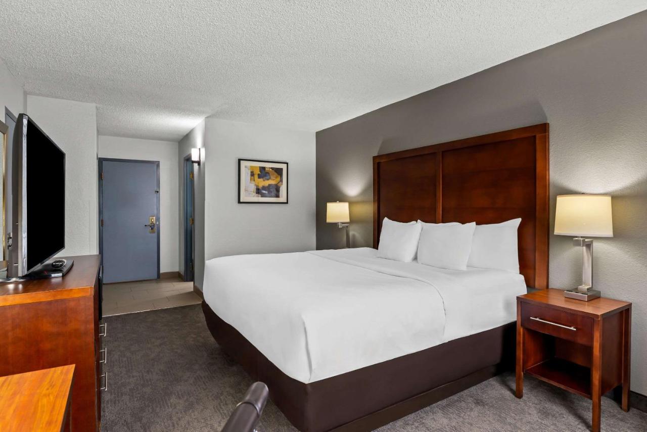 King Room with Sofa Bed - Non-Smoking at Comfort Inn & Suites Staunton