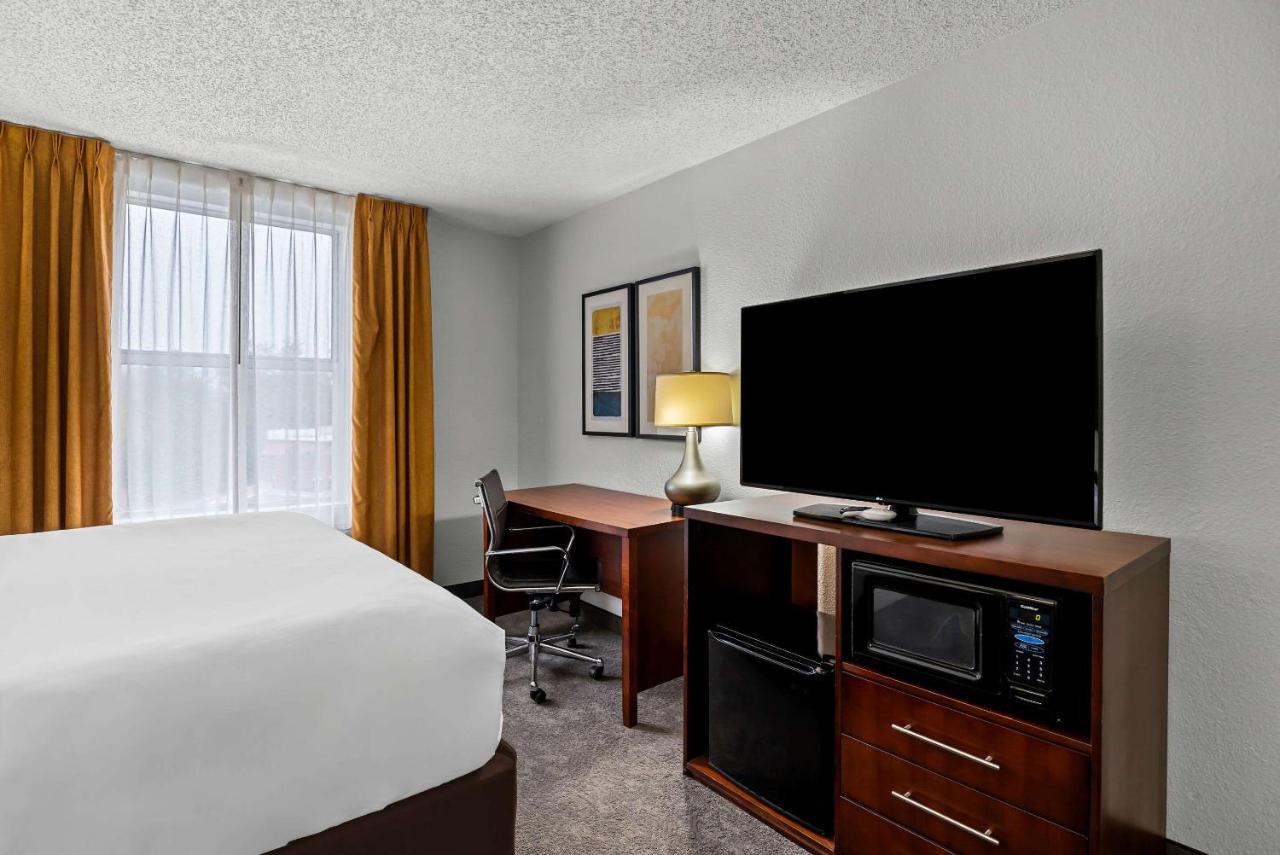 King Room with Sofa Bed - Non-Smoking at Comfort Inn & Suites Staunton