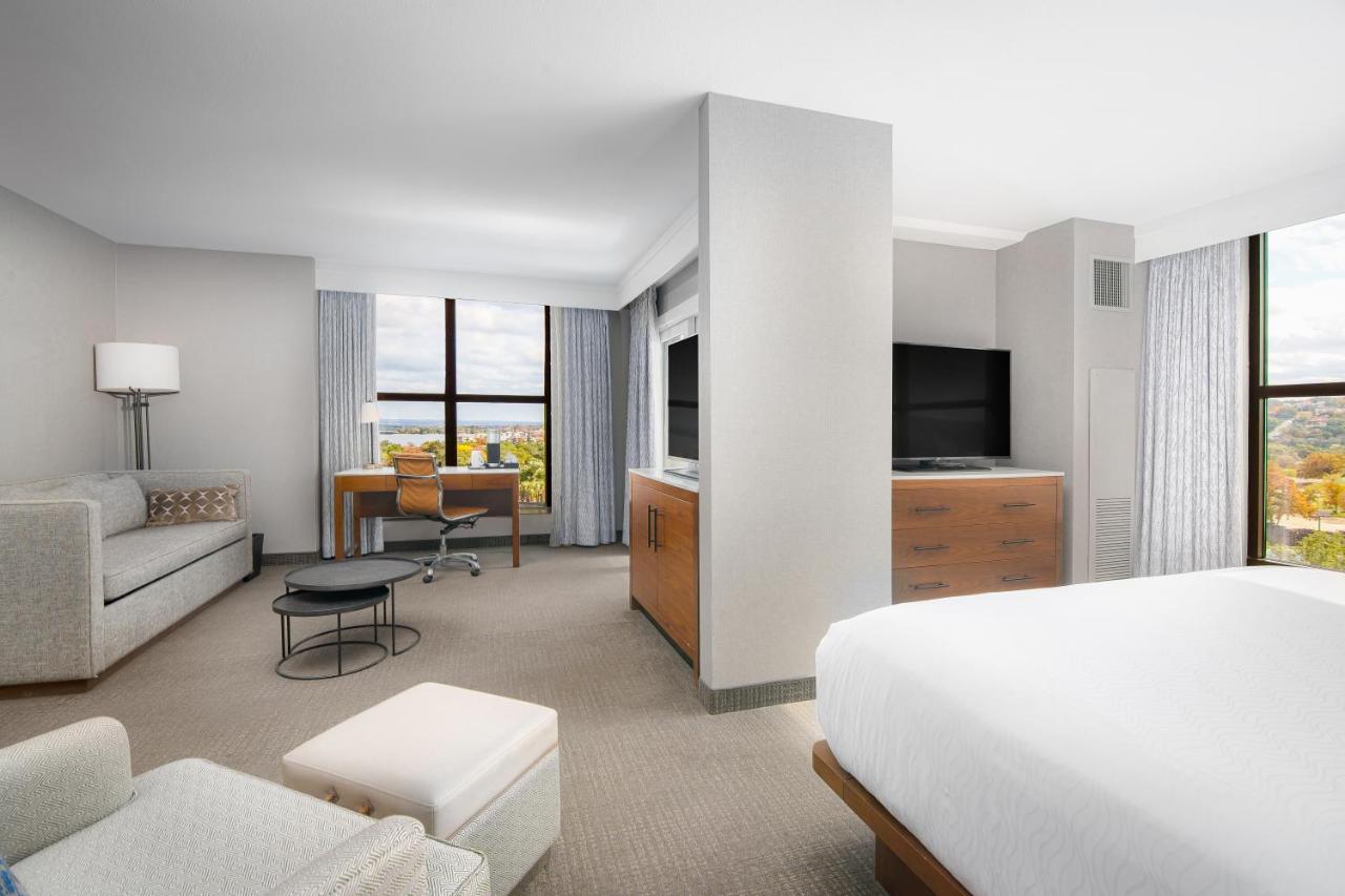 Executive King Suite at Horseshoe Bay Resort
