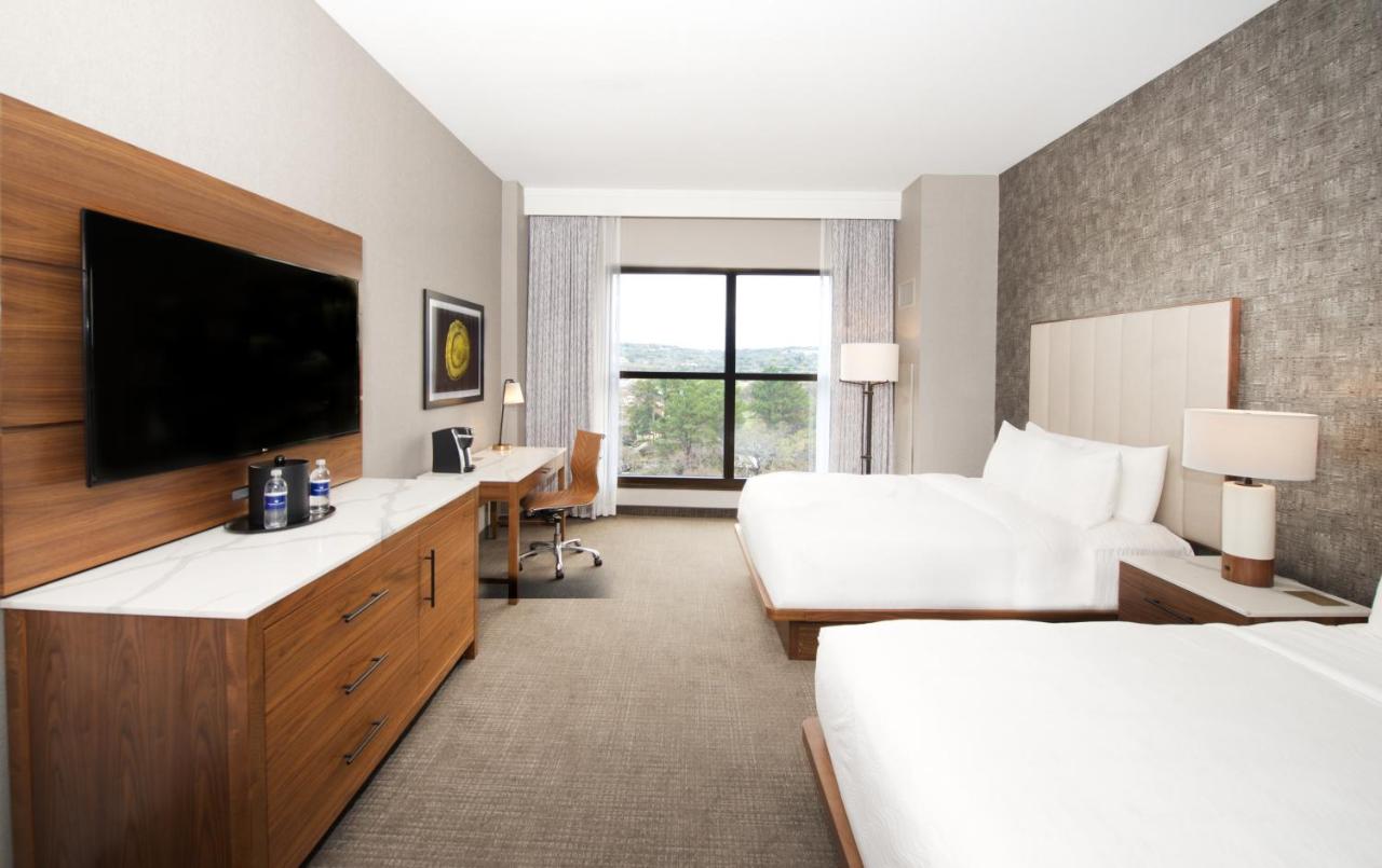 Room #23655121 at Horseshoe Bay Resort