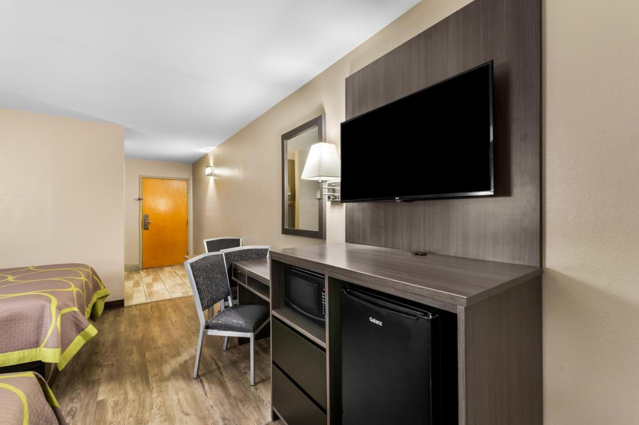 Deluxe Queen Room with Two Queen Beds - Non-Smoking at Super 8 by Wyndham Dickson