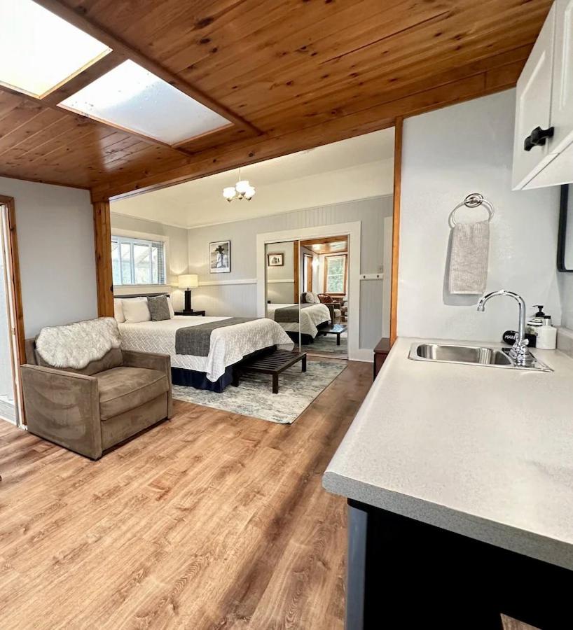 | Aloha Junction Suites - 5 min from Hawaii Volcanoes National Park