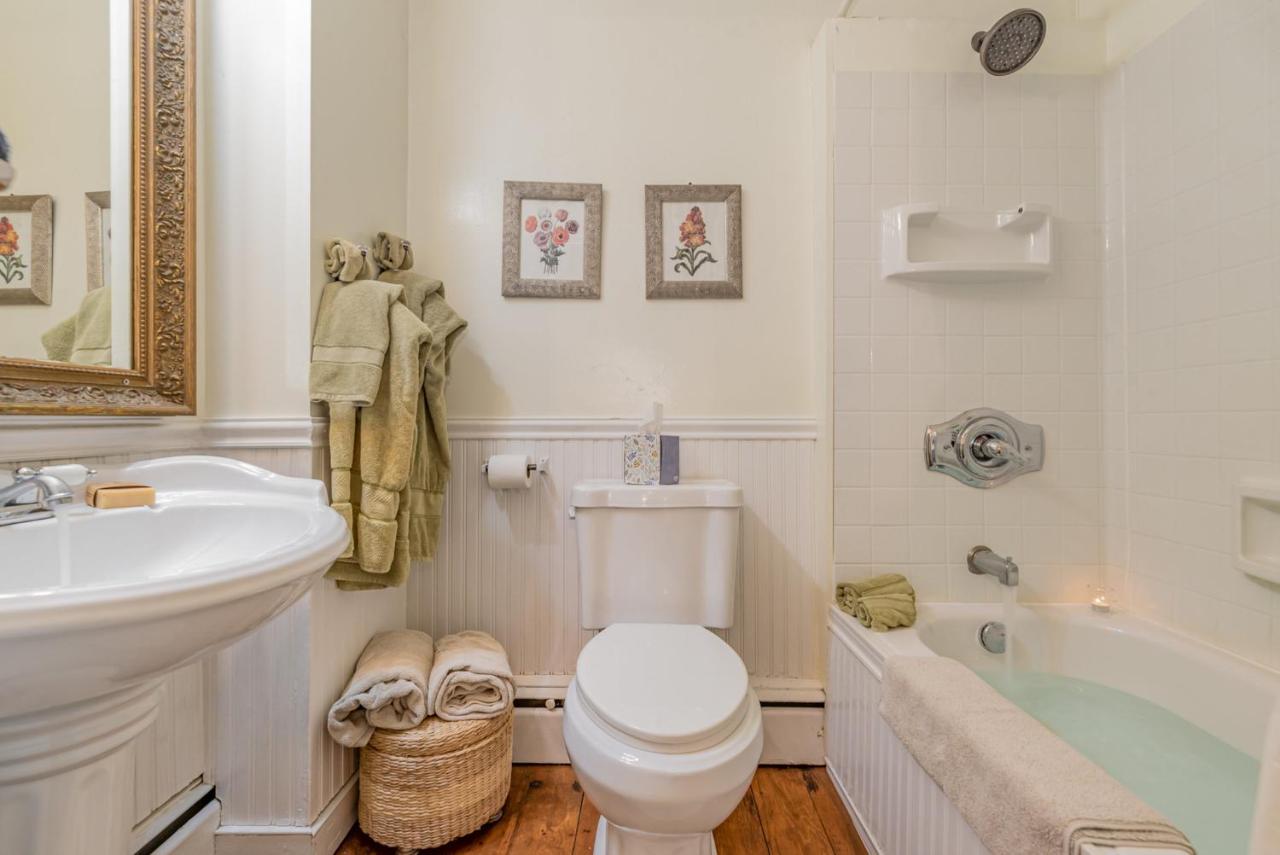 | Fallen Tree Farm Bed and Breakfast