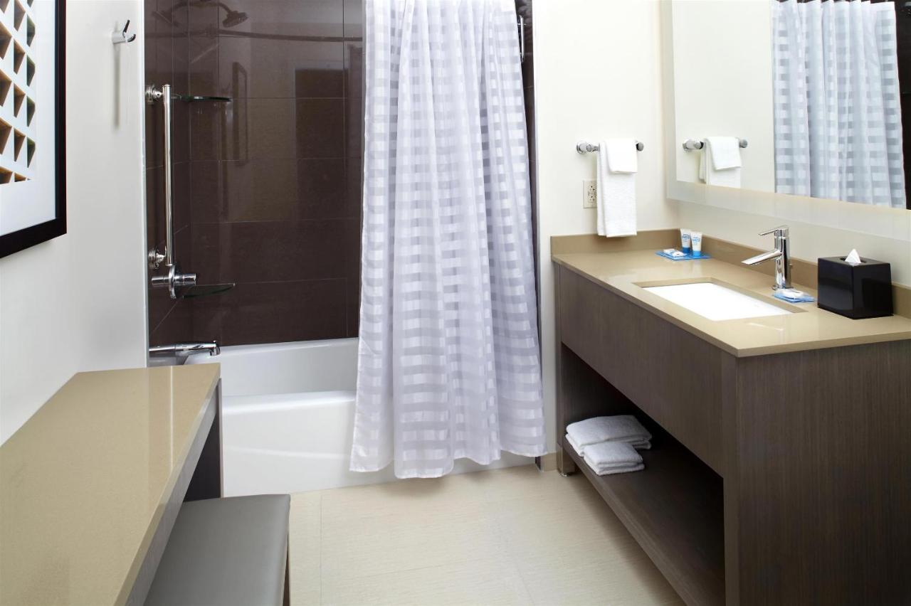 One-Bedroom Two Queen Suite at Hyatt House Pittsburgh/Bloomfield/Shadyside