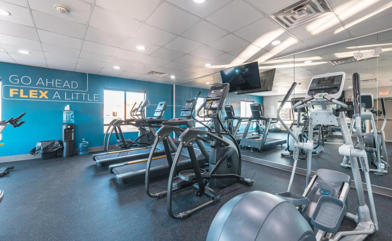 | Holiday Inn Express Hotel & Suites St. Robert, an IHG Hotel
