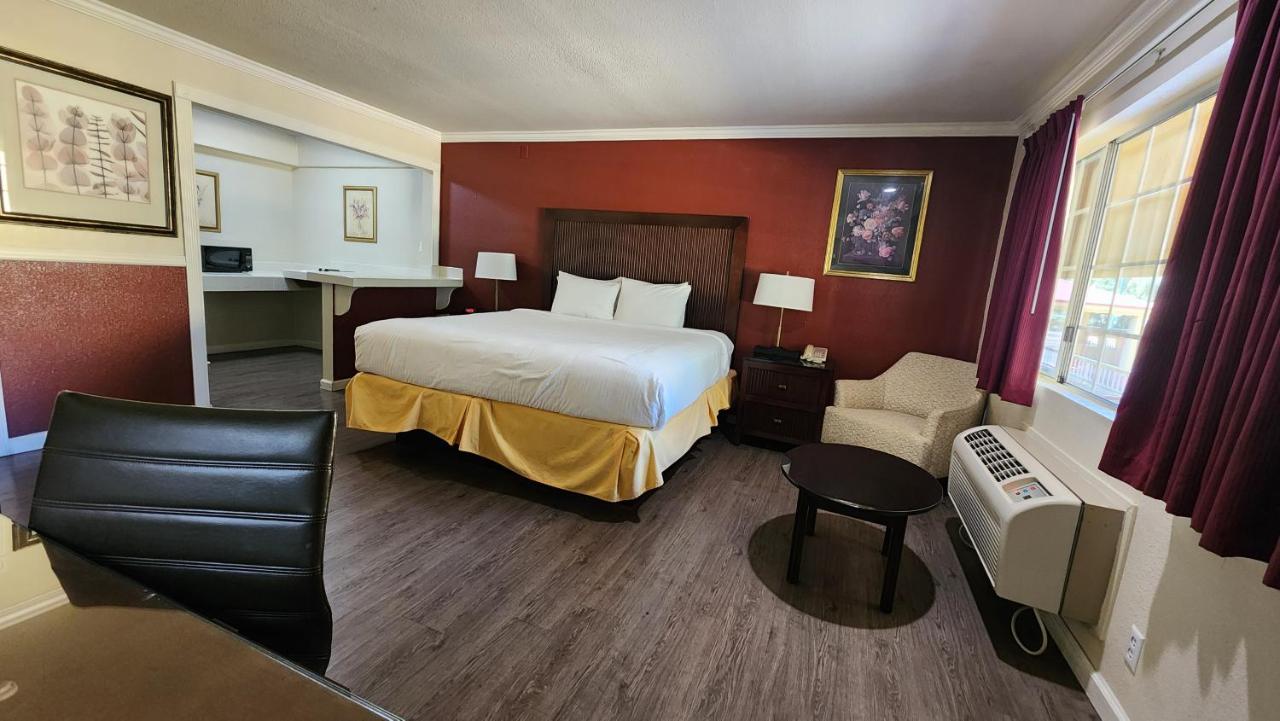 | Mission Inn and Suites