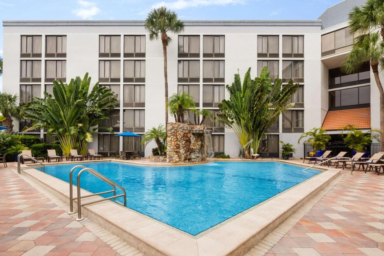  | Crowne Plaza Hotel Fort Myers at Bell Tower Shops, an IHG Hotel