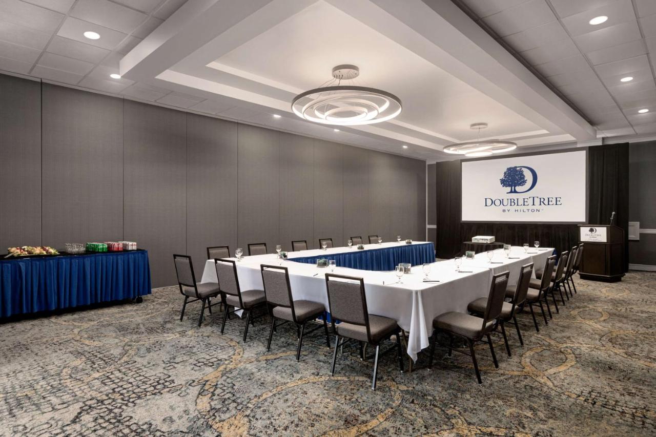  | Crowne Plaza Hotel Fort Myers at Bell Tower Shops, an IHG Hotel