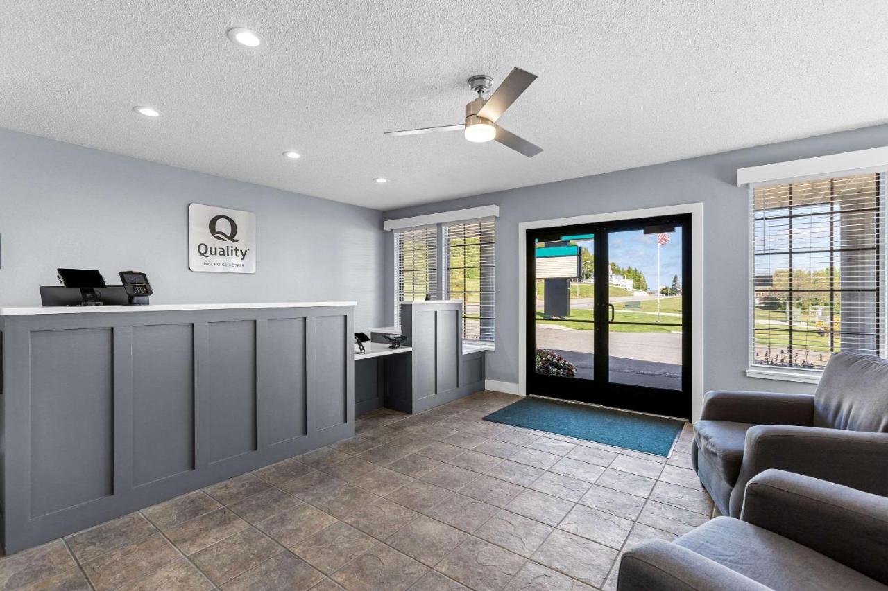 | Quality Inn Lakefront