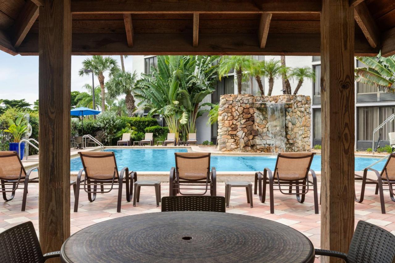 | Crowne Plaza Hotel Fort Myers at Bell Tower Shops, an IHG Hotel
