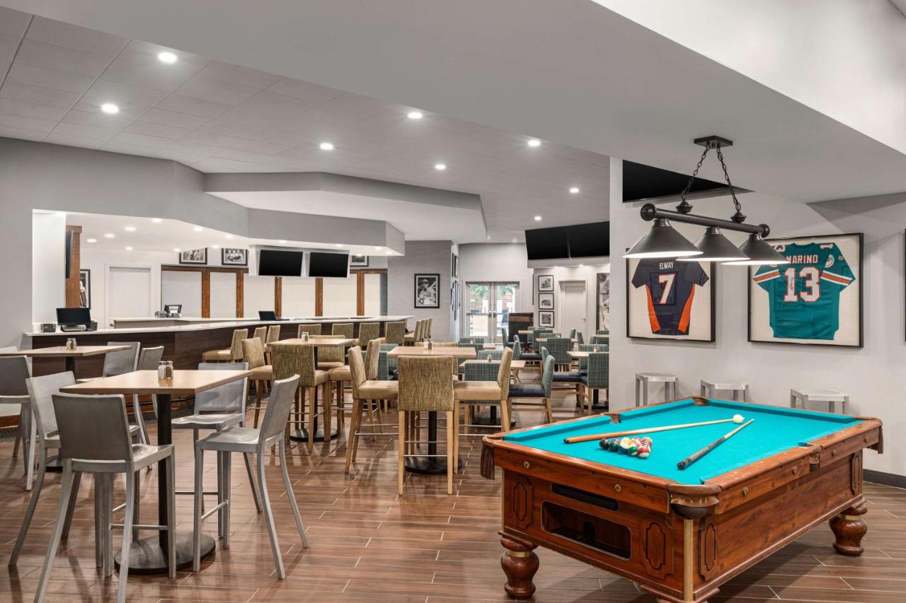  | Crowne Plaza Hotel Fort Myers at Bell Tower Shops, an IHG Hotel