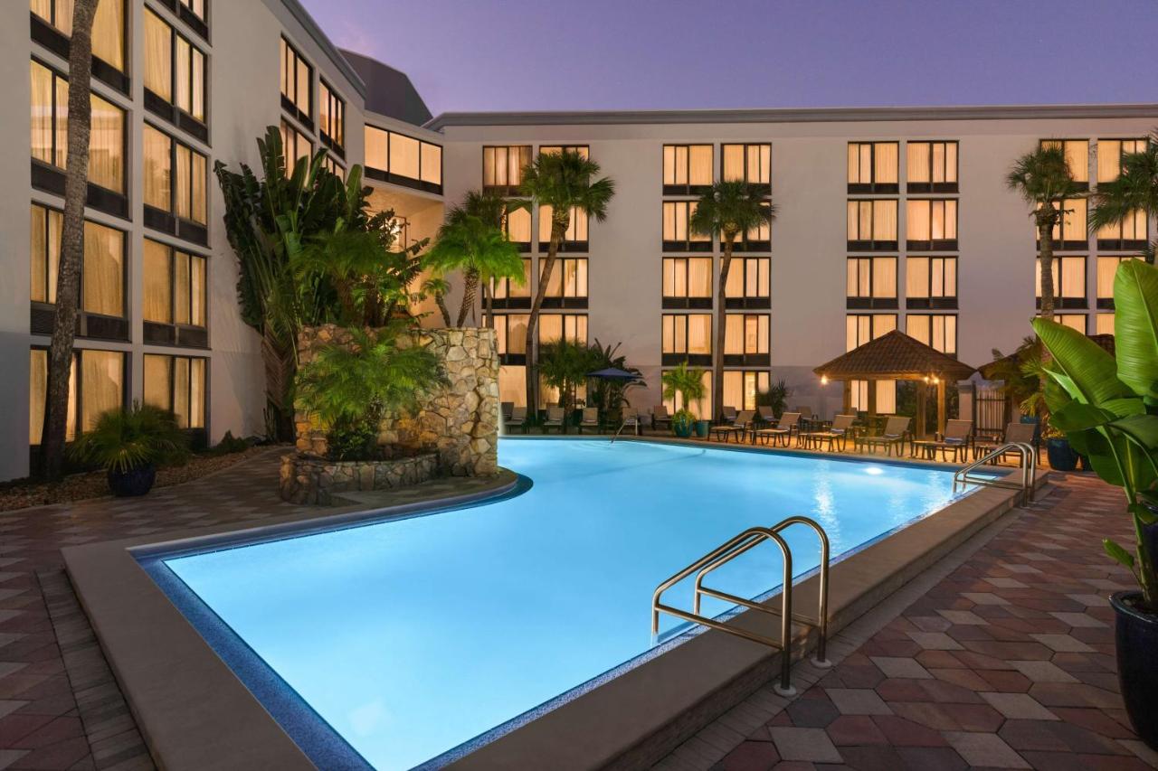  | Crowne Plaza Hotel Fort Myers at Bell Tower Shops, an IHG Hotel