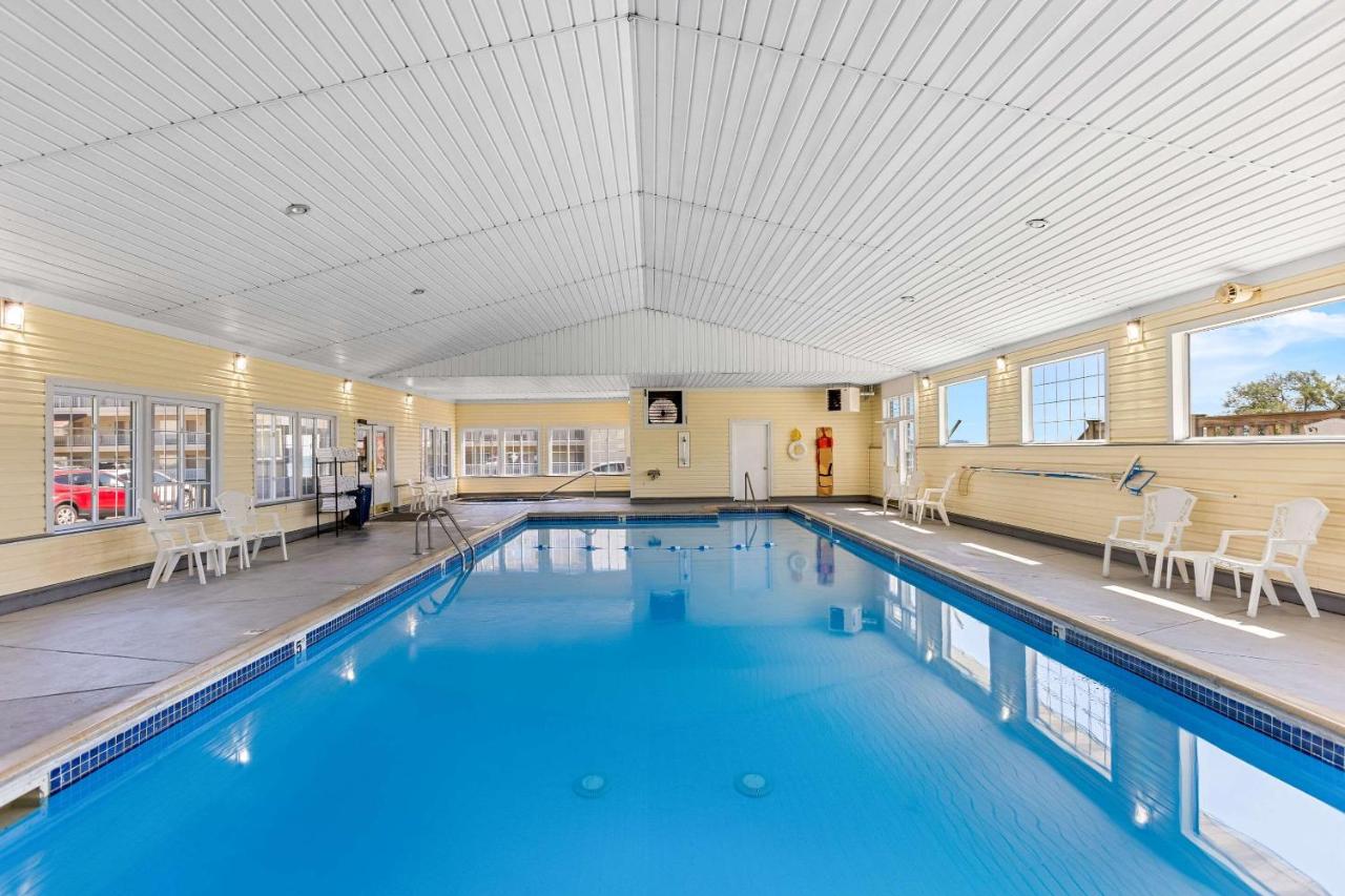 | Quality Inn Lakefront