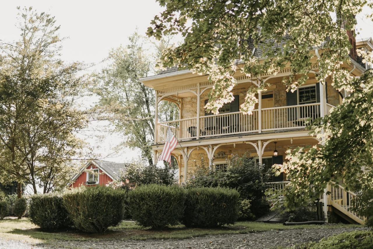 | Fallen Tree Farm Bed and Breakfast