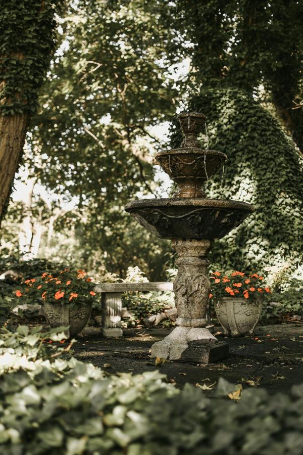 | Fallen Tree Farm Bed and Breakfast