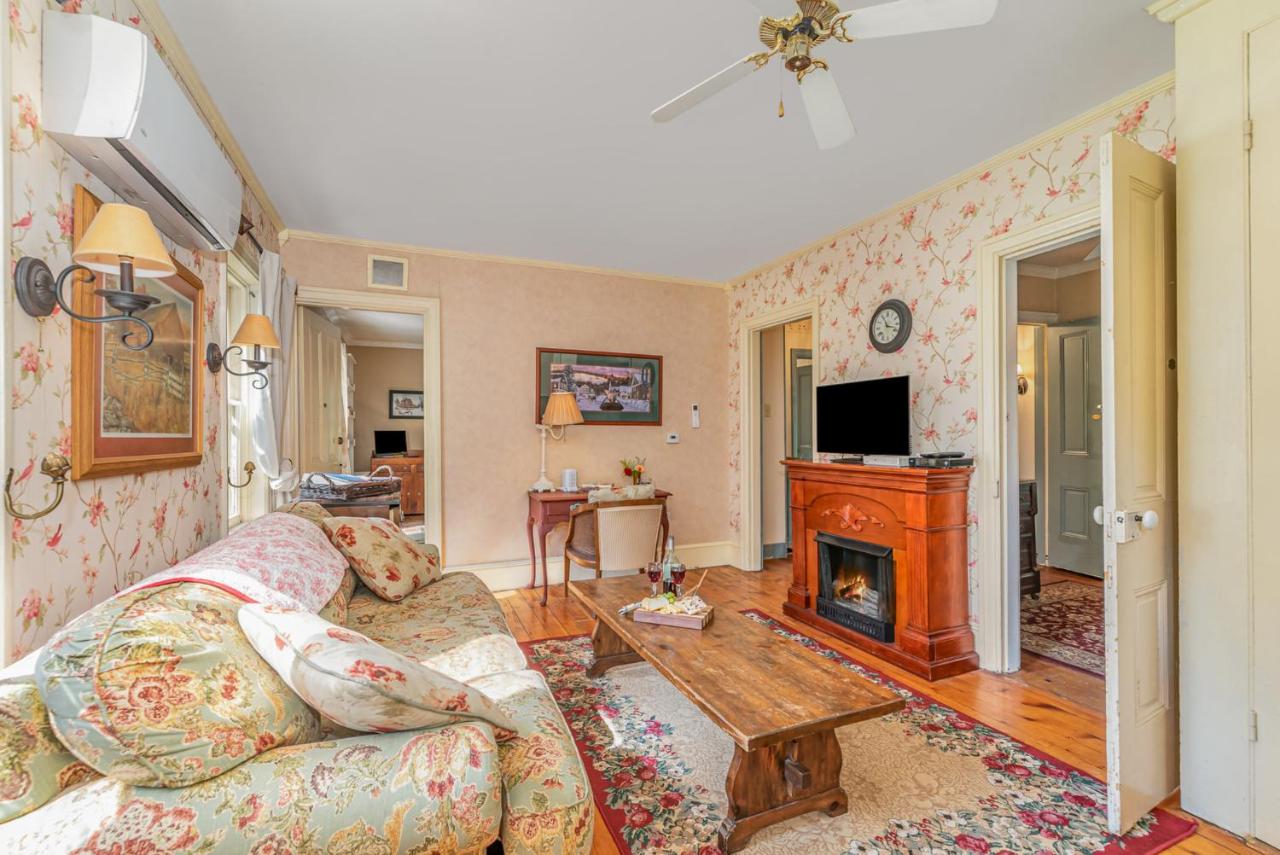 | Fallen Tree Farm Bed and Breakfast