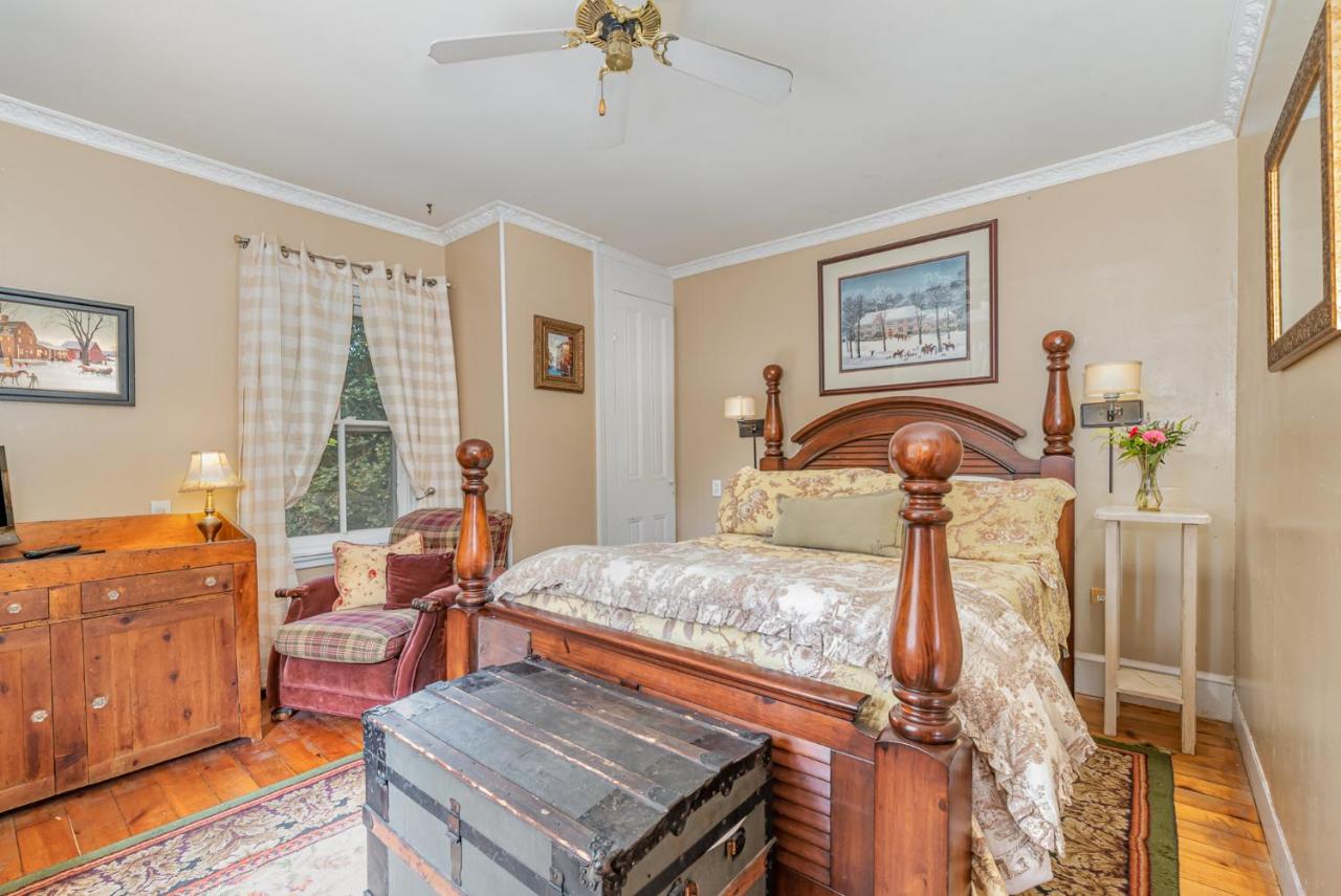 | Fallen Tree Farm Bed and Breakfast