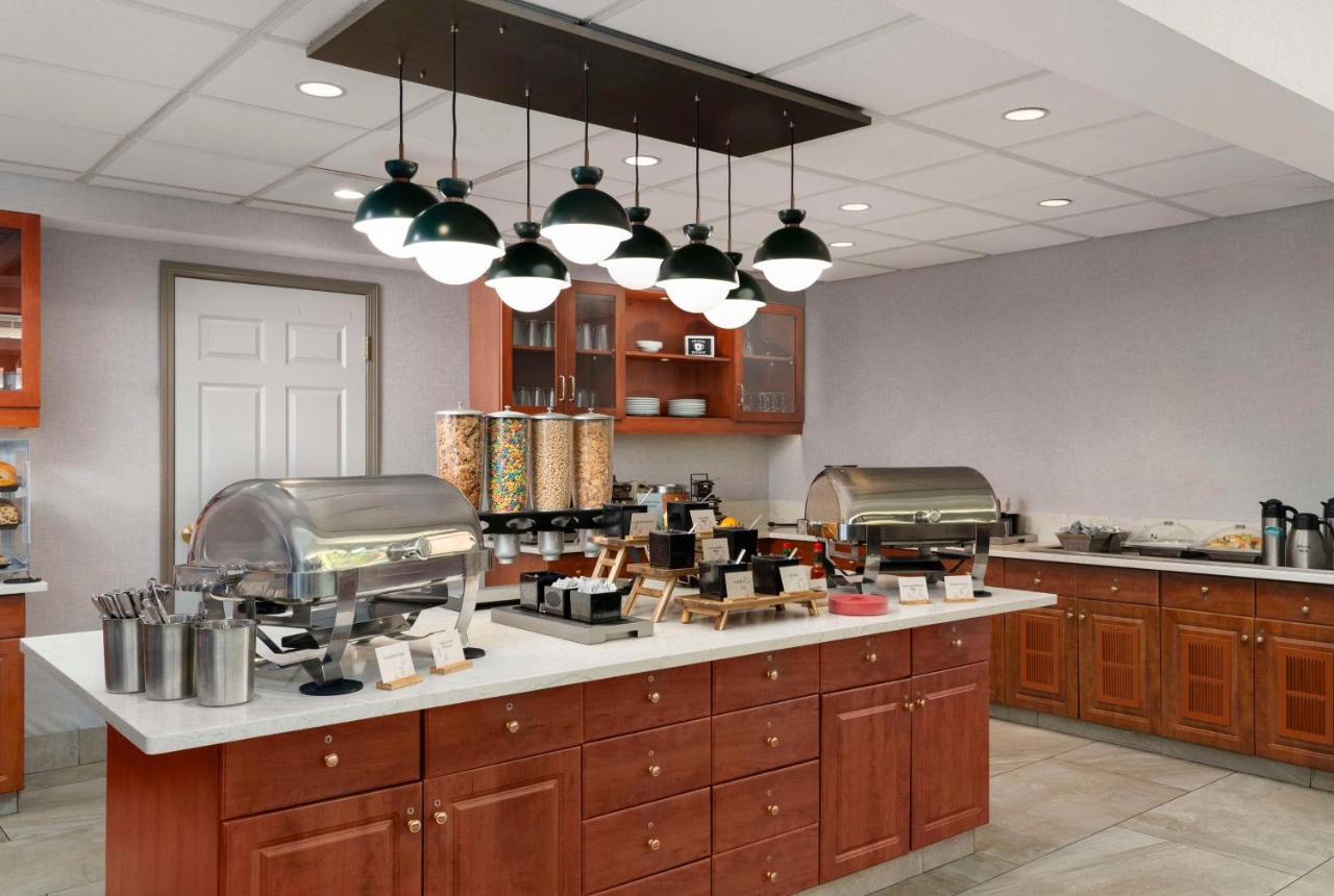 | Homewood Suites by Hilton Hartford South-Glastonbury