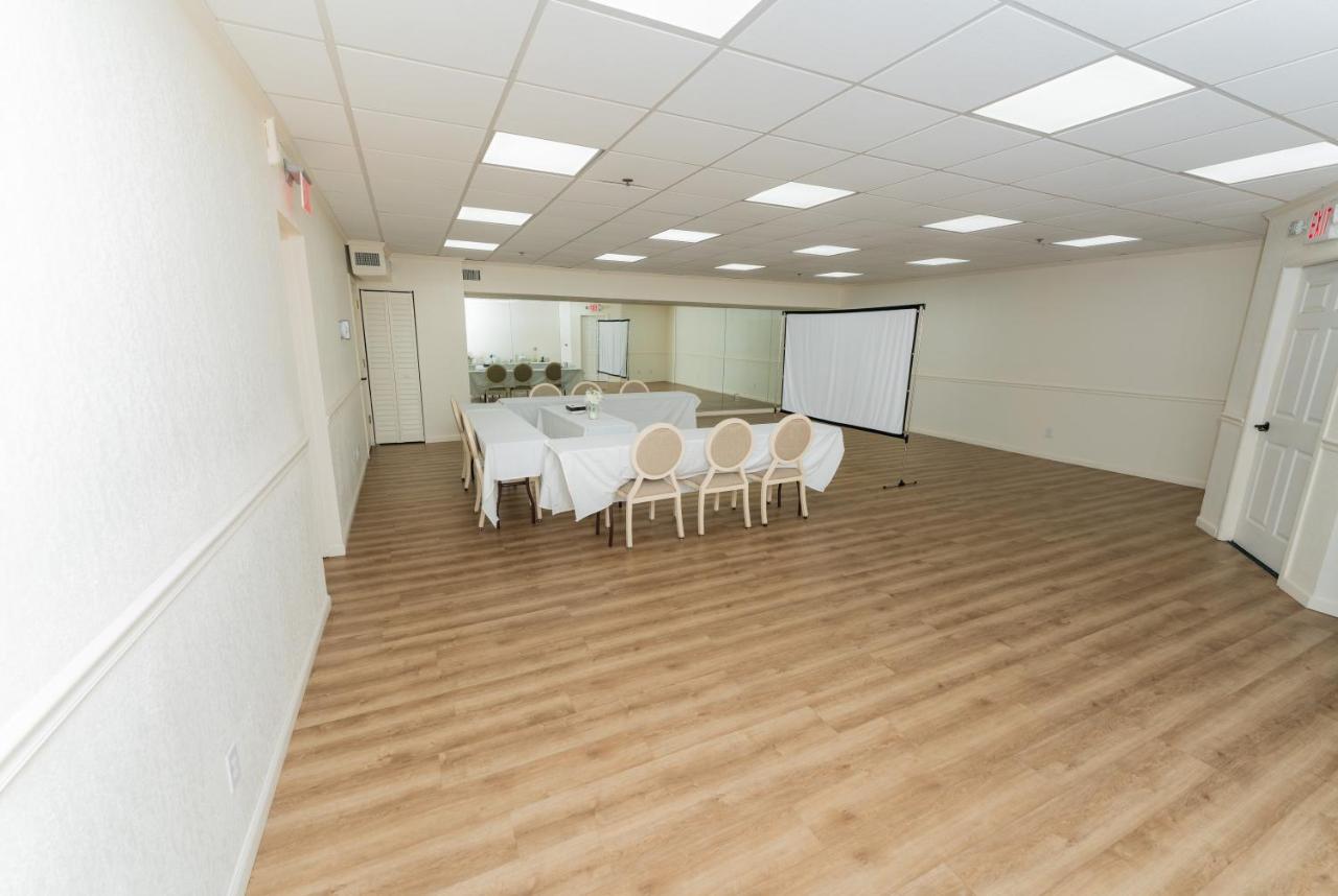 | Boardwalk Inn and Suites