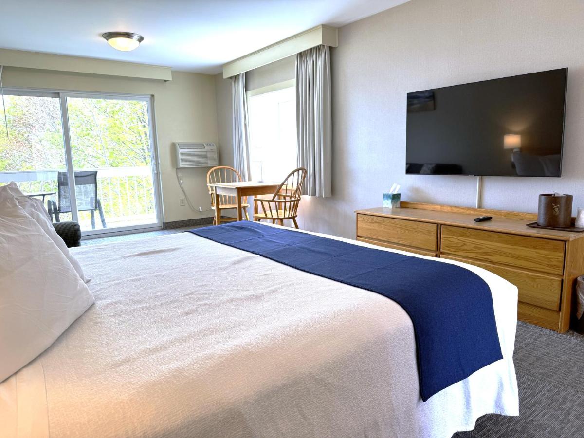 | Atlantic Eyrie Lodge