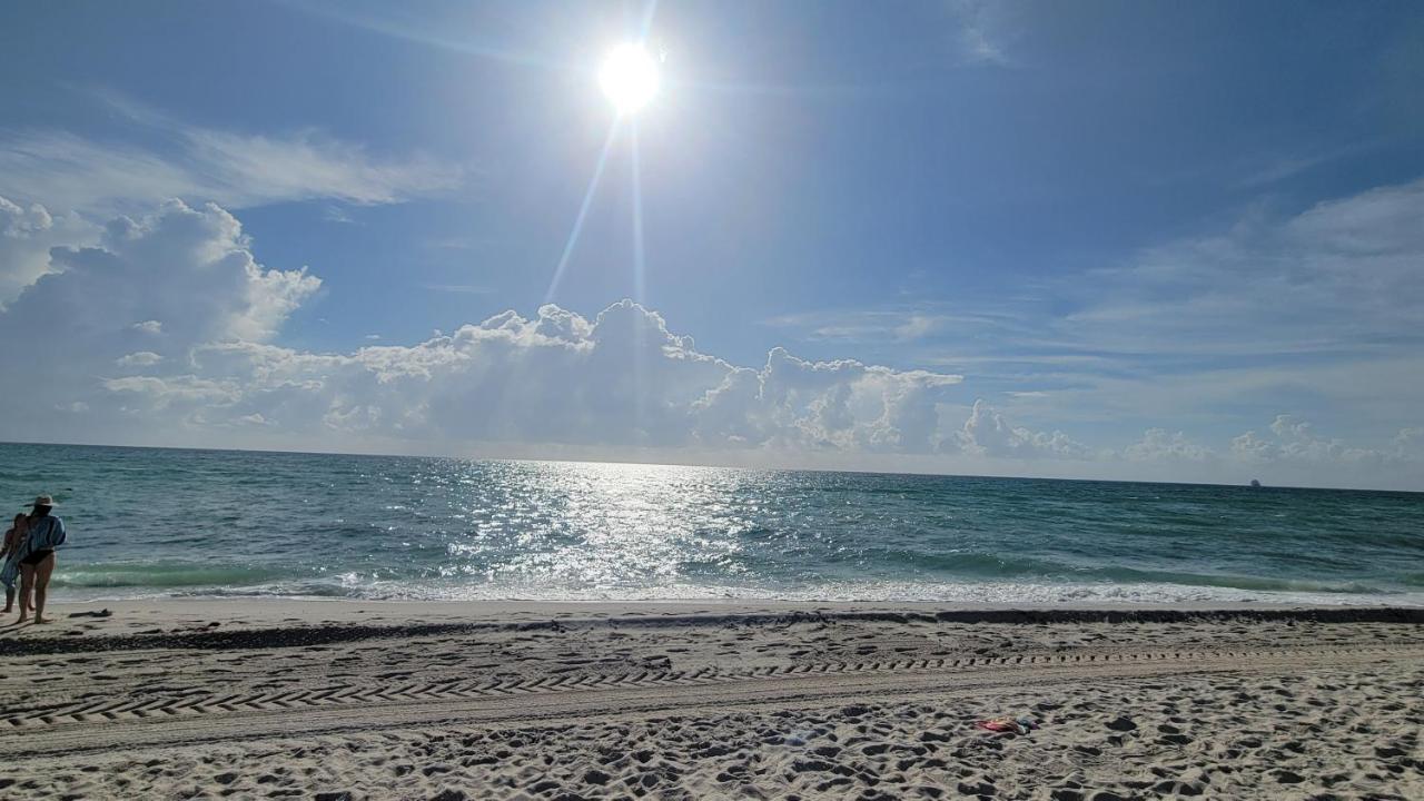 | 2 Bedroom 2 Bath Beachfront Condo on Miami Beach Millionaire Row